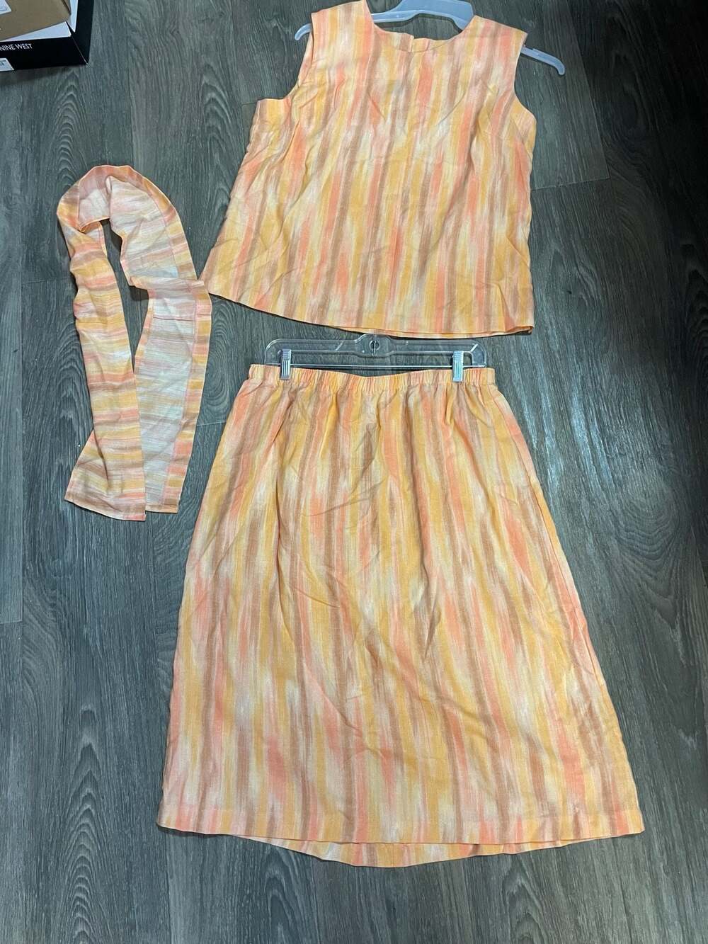 Vintage Sleeveless Top and Elastic Waist Skirt Matching Set with Matching Scarf